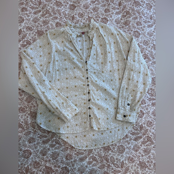 Anthropologie Tops - Anthropologie Pilcro Long Sleeve Button Up Blouse